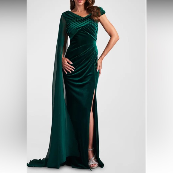 Tadashi Shoji Women's Pleated Crossover Cape Velvet Gown size LARGE worn once - Picture 1 of 5